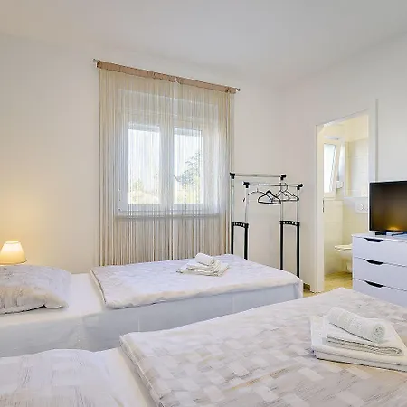 Hébergement de vacances Mit Privatem Pool, Spielplatz, Wlan, Klima, Bbq *
