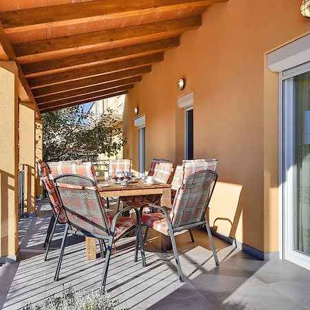 Mit Privatem Pool, Spielplatz, Wlan, Klima, Bbq Hébergement de vacances
