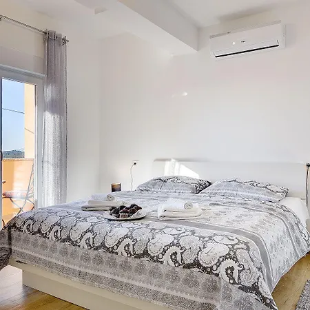 Σπίτι διακοπών Mit Privatem Pool, Spielplatz, Wlan, Klima, Bbq Πούλα