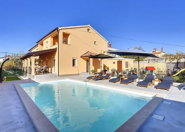 Mit Privatem Pool, Spielplatz, Wlan, Klima, Bbq