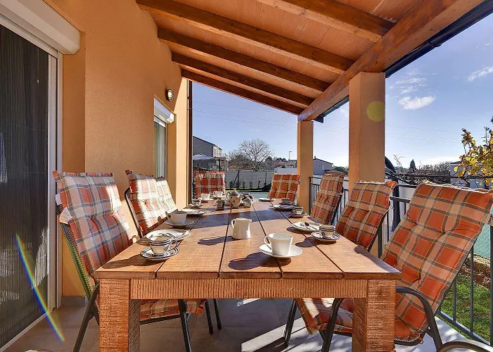 Dom wakacyjny Mit Privatem Pool, Spielplatz, Wlan, Klima, Bbq *