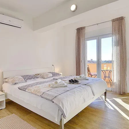 Holiday home Mit Privatem Pool, Spielplatz, Wlan, Klima, Bbq *