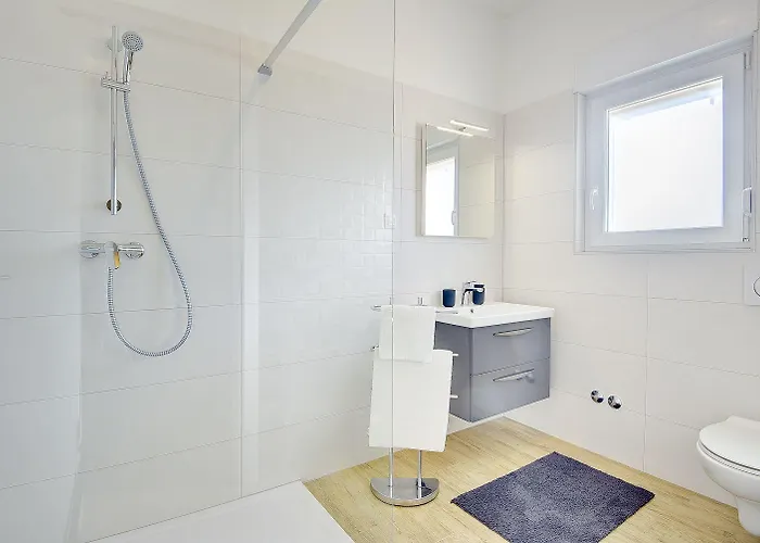 Mit Privatem Pool, Spielplatz, Wlan, Klima, Bbq Holiday home Pula