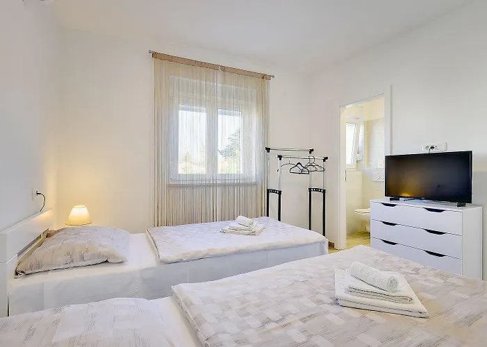 Tatil Evi Mit Privatem Pool, Spielplatz, Wlan, Klima, Bbq *
