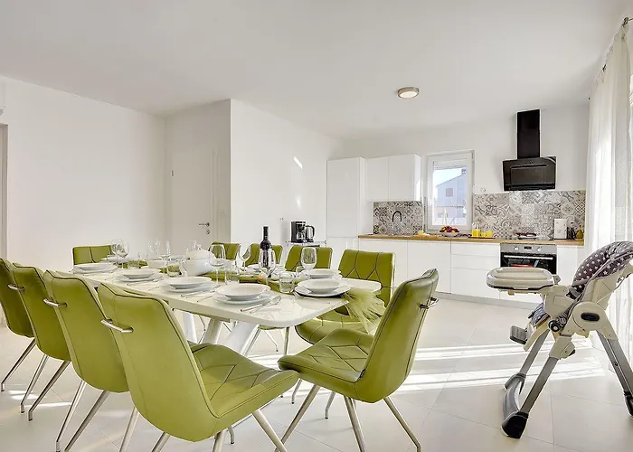 Holiday home Mit Privatem Pool, Spielplatz, Wlan, Klima, Bbq *