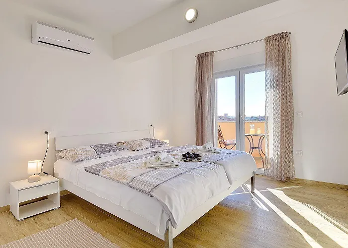 Holiday home Mit Privatem Pool, Spielplatz, Wlan, Klima, Bbq *