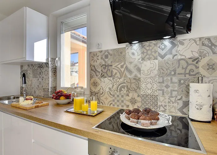 Mit Privatem Pool, Spielplatz, Wlan, Klima, Bbq Pula