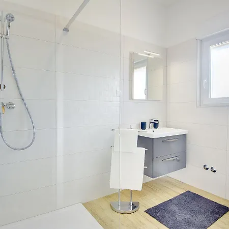 Mit Privatem Pool, Spielplatz, Wlan, Klima, Bbq Dom wakacyjny Pula